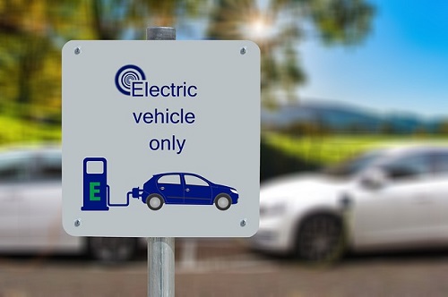 Nuova policy green per Schneider Electric: 100% dei veicoli aziendali elettrici, entro il 2030.